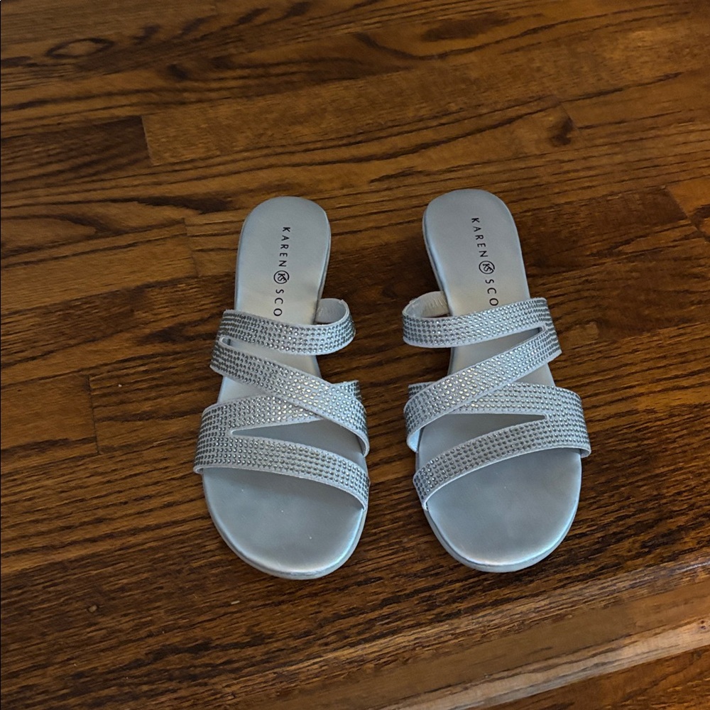 Karen Scott Metallic Silver Crisscross Sandals